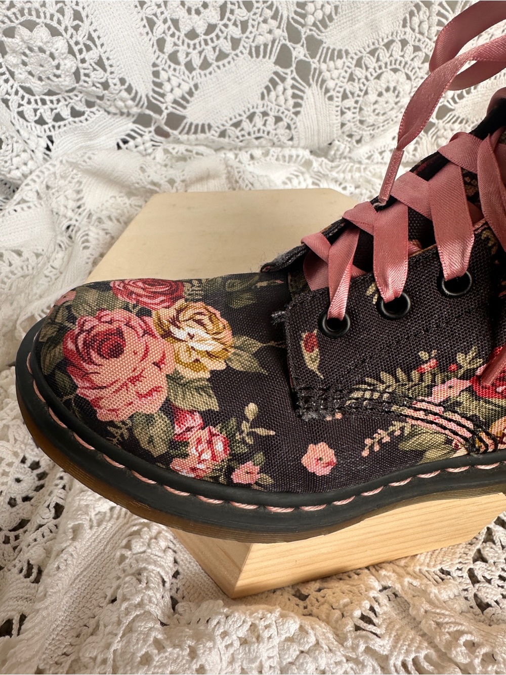 Dr. Martens 1460 Victorian Flowers Floral Canvas Combat Boots Women's Sz 7 RARE - Picture 10 of 15